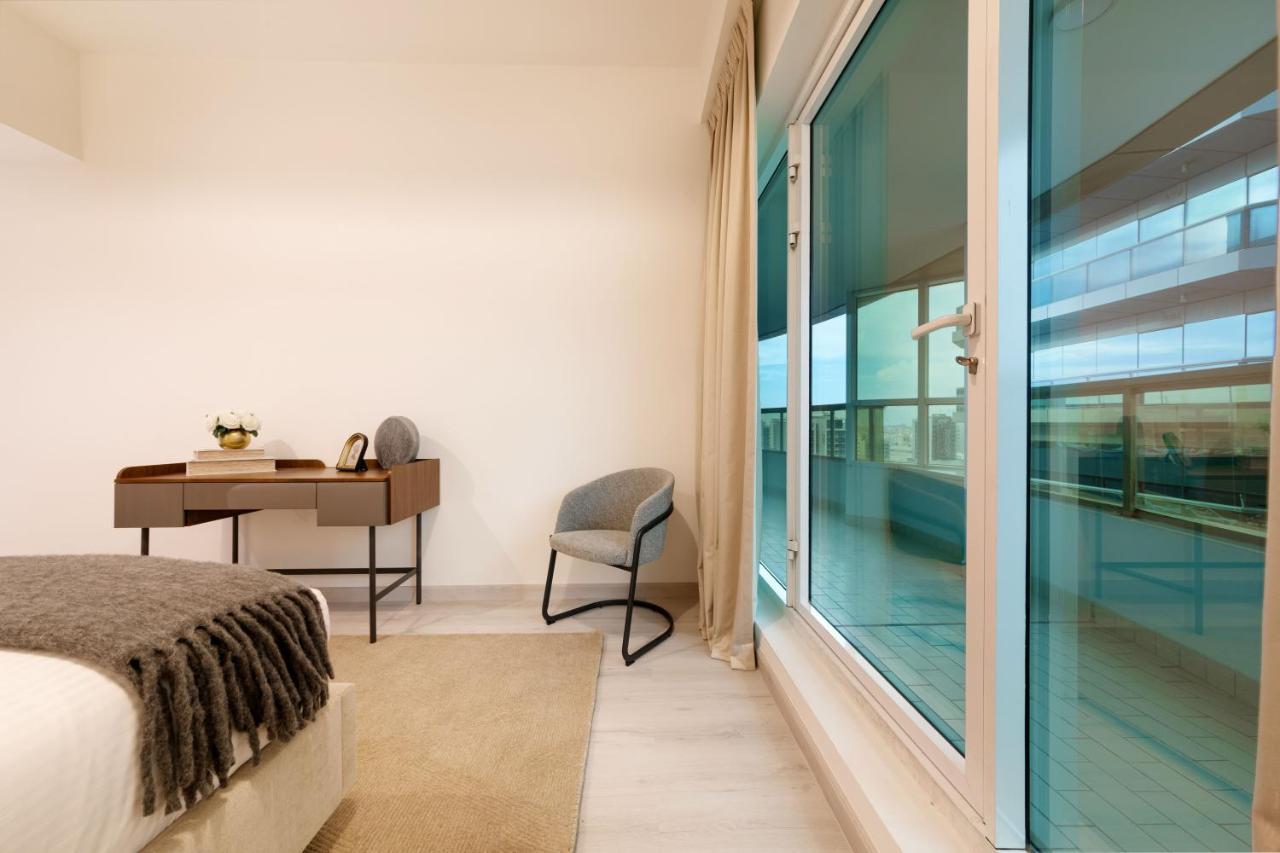 Apartamento Maison Privee - Millennium Executive Tower Dubái Exterior foto