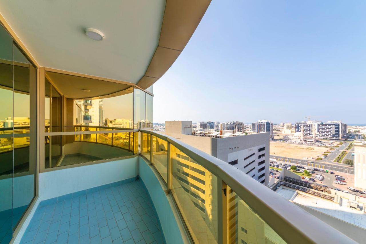 Apartamento Maison Privee - Millennium Executive Tower Dubái Exterior foto